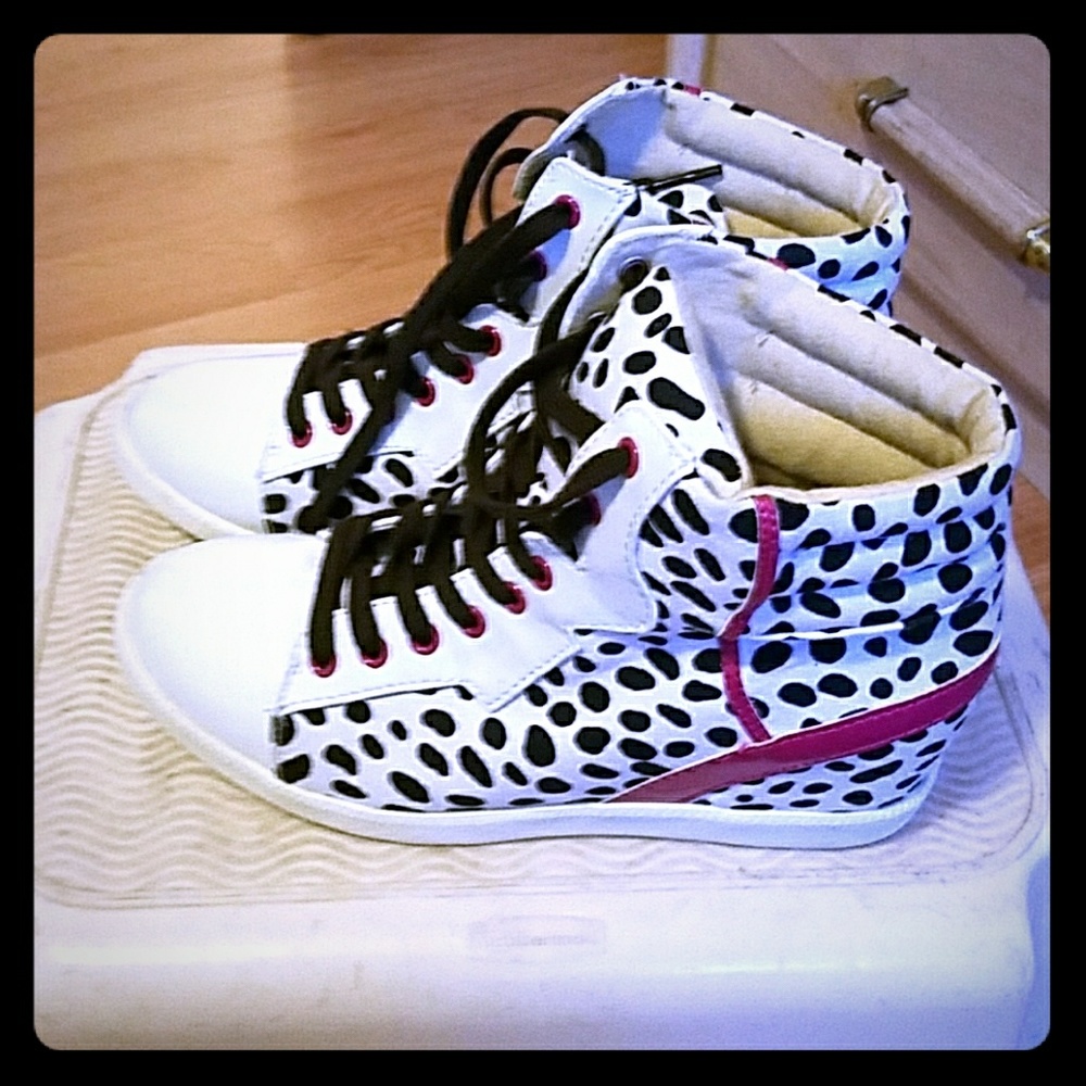 High top hidden heel shoes